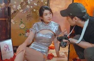 anh-photographer-so-huong-hup-luon-em-mau-anh-suon-xam-o-noi-chup
