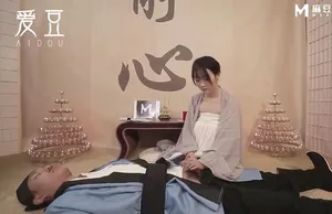 su-tich-nu-tu-va-cay-sung-ngan-trong-quan-vi-dai-hiep